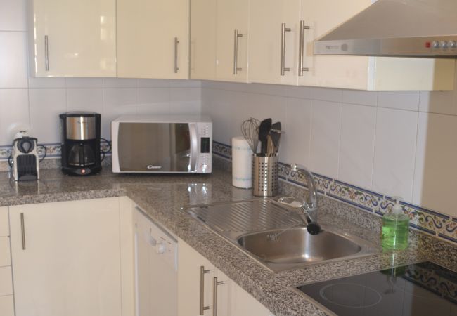 ZapHoliday - 2115 - appartement verhuur in Manilva, Costa del Sol - keuken