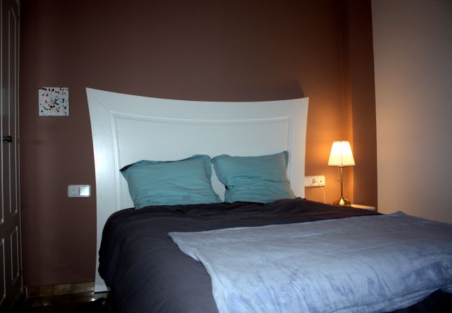 Zapholiday - 2099 - Appartement te huur aan Golf La Duquesa, Costa del Sol - slaapkamer