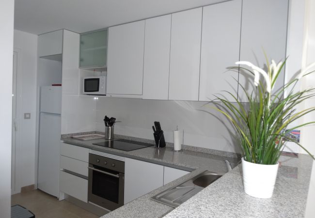 Zapholiday - 3056 - Appartement Terrazas de Campoamor, Costa Blanca - keuken